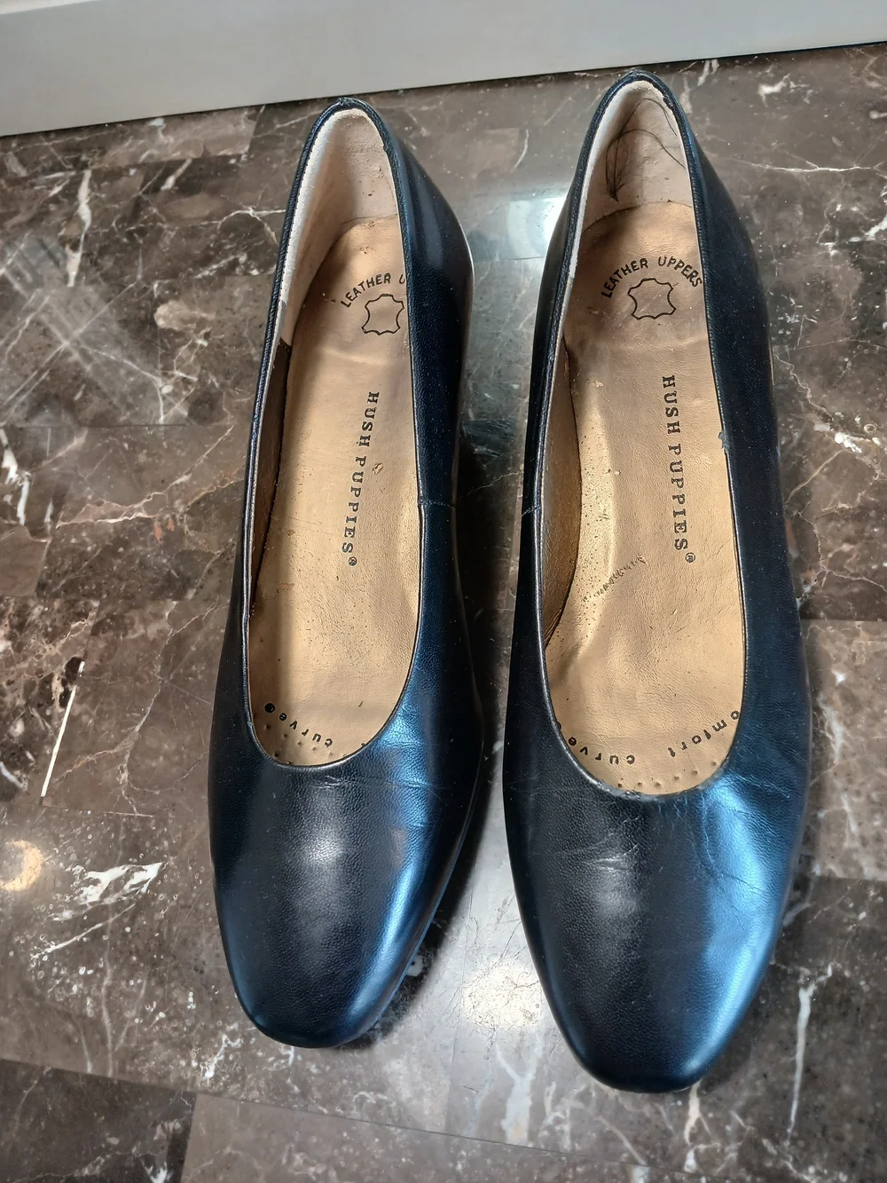 Hush Puppies Black Leather Slip-On 1.5